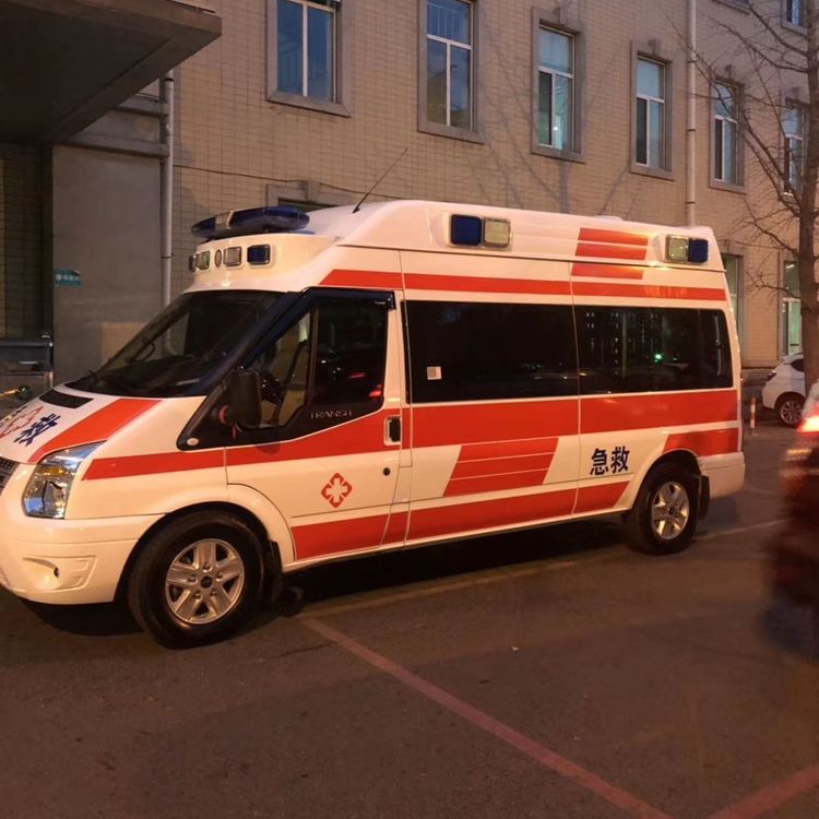 东宝夜间租赁救护车护送病人转院：安全转运的 8 大核心注意事项